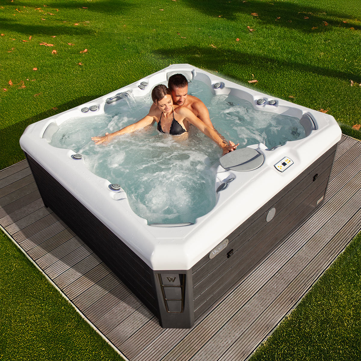 WELLIS Lima Life hot tub